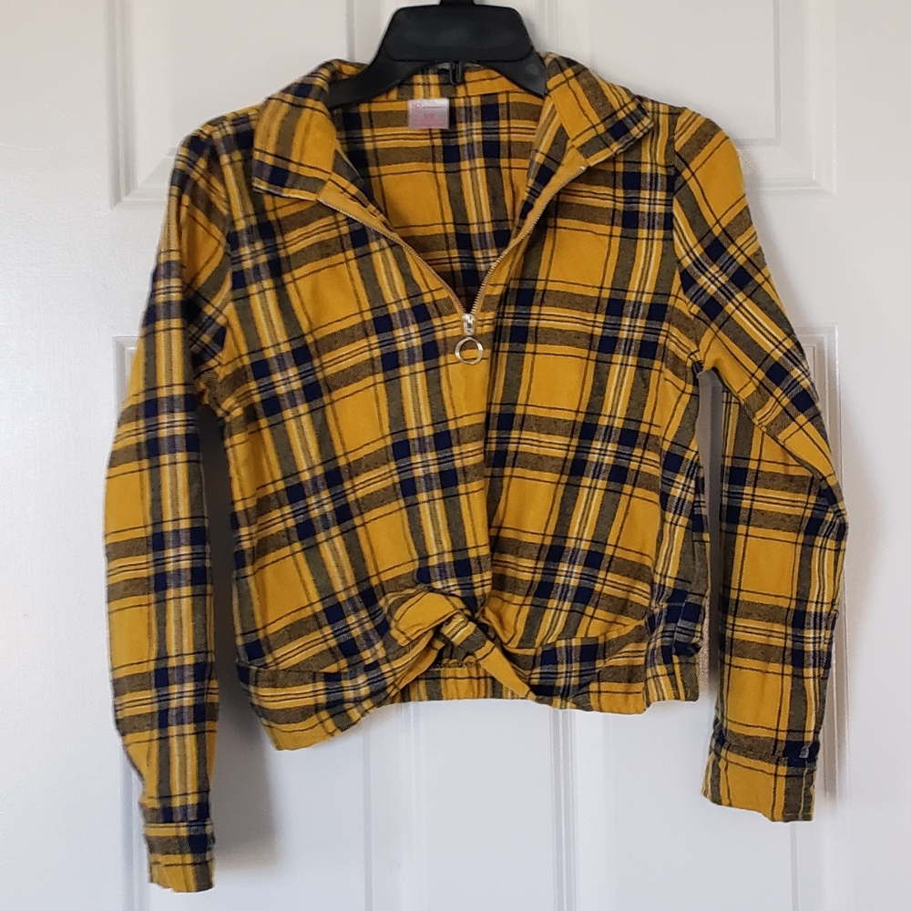 Cropped plaid top
